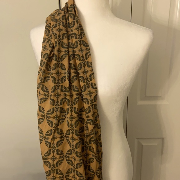 Lovat and Green scarf/wrap - Picture 4 of 6